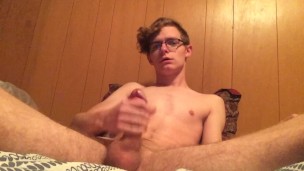 Twink Jerks off and eats cum