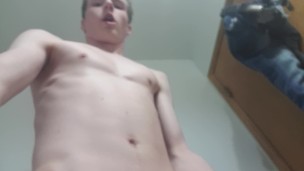 Quick cumshot video!!