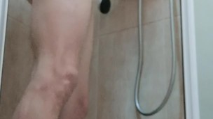 Hot guy stripping and cuming in the shower