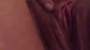Playing with Pussy in the shower