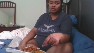 BBW mukbang and rambling (sorry if the sound isn't syncing)