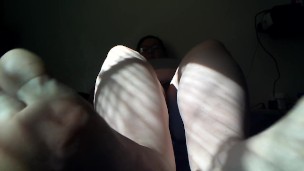 Bbw rubs feet