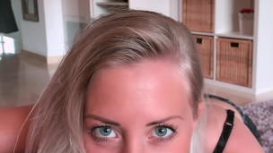 Genieße den Ritt und spritz in meine enge Pussy - LeoniePur