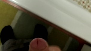 Teen jerks off for cam und cums