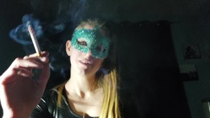 Mistress In Latex Smoking Fetish !
