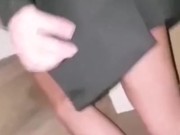 Chelsea naakt thuis op de trap