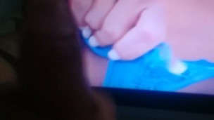 Assistindo video Karma RX, e me masturbando pra elas