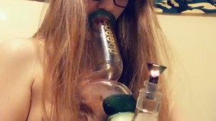 Bong babe