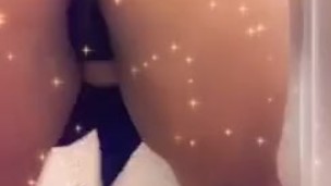 FEEL GOOD TWERK SESSION (pussy peekaboo)