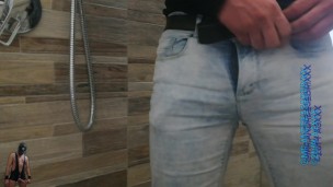 TO BAD THERE WAS NO OTHER HOT PISSING NEXT TO ME