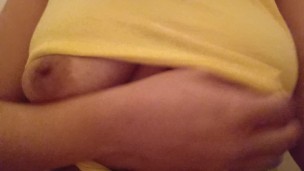 Quick play with my titties