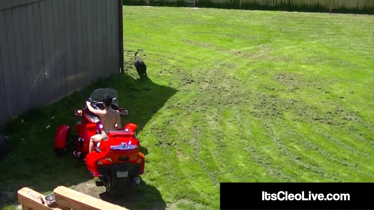 Cam Cutie Its Cleo Rides Dildo & Tractor -WTF? - Big Ass