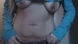 Dutchie's secret strip tease while boyfriend is in shower