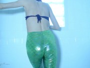 Mermaid's Desperate Lesson About Having Legs - Pee/wetting cosplay fetish Peeing in leggings/tights 11/16