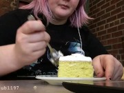 eat cake with me in my school's cafeteria