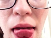 Sexy hair brush masterbation vid 16/16