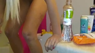 SEXYLEXXXI123 HOT BLONDE TRYING SO HARD TO PEE FOR CAMERA BUTT NAKED SQUAT