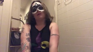 Pinkangelxxx7 - Playing With My Mardi Gras Mask And Beadssss...