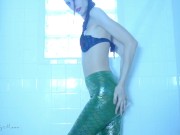 Mermaid Gags on Ika Bad Dragon Dildo - Drool and gag blow job fetish