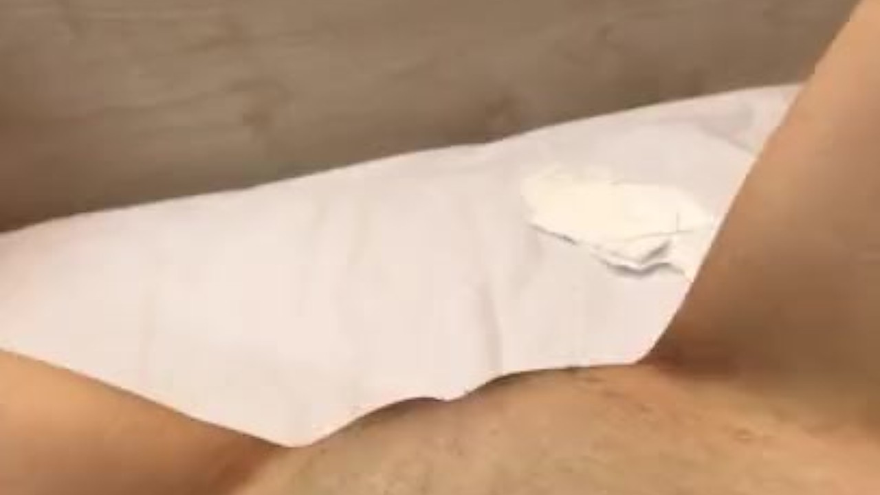 Shy stepSister REFUSES to Show Me Her Pussy But I Rub Her and She Cums Hard - 無料セックスビデオ - RedTube