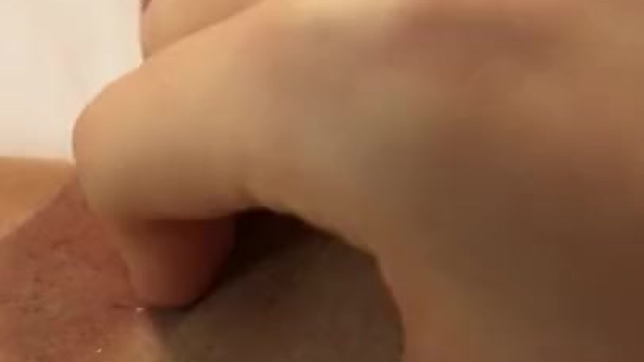 Shy stepSister REFUSES to Show Me Her Pussy But I Rub Her and She Cums Hard - 無料セックスビデオ - RedTube