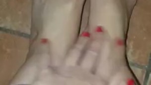 Mistress Susanna Guerriero cammina a piedi scalzi