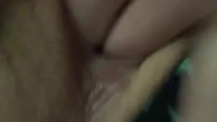 Squirting pussy play