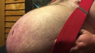 bloatin closeup clip