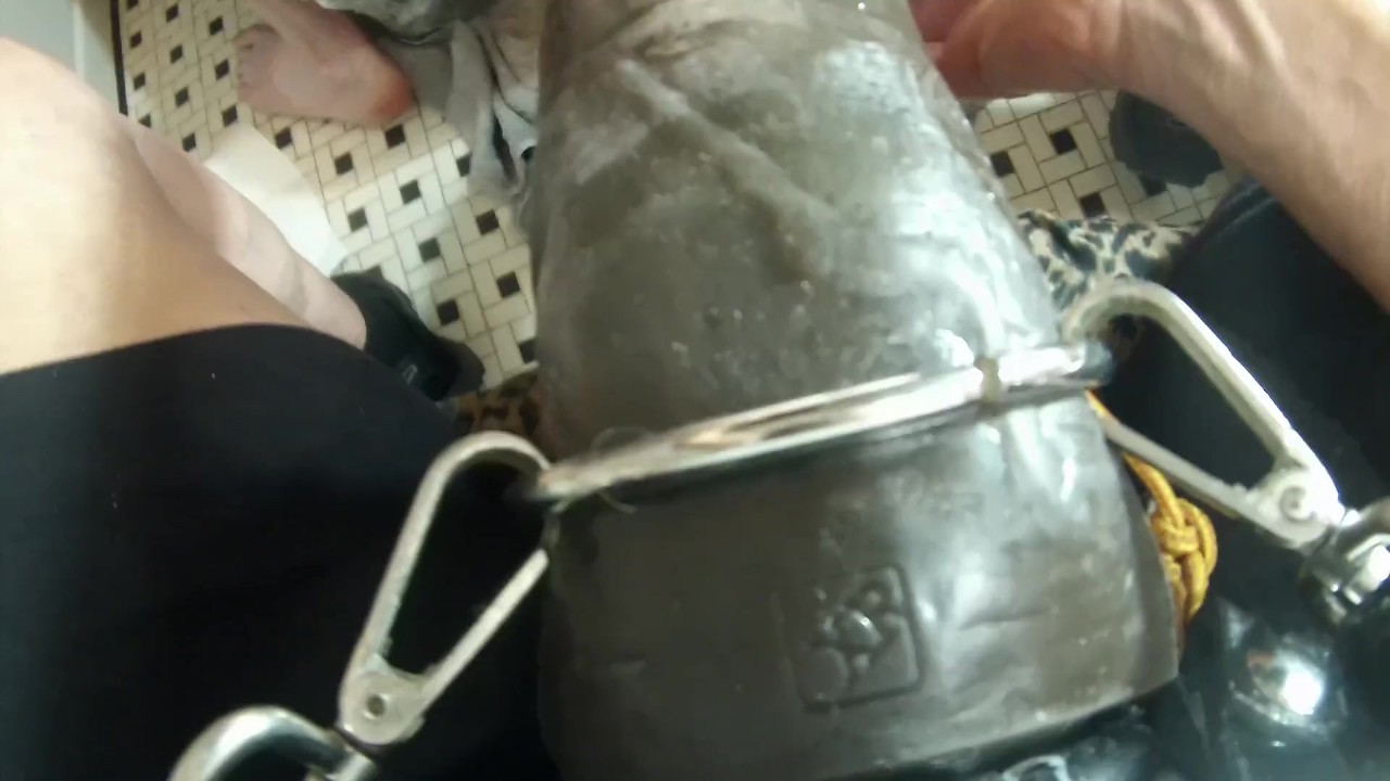 純情男が射精を我慢する - RedTube