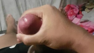 Mejo precum na ako dito.malapit na akong labasan,sarap talaga magjakol.