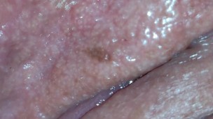 Checking out wife's pussy in 4k 60fps