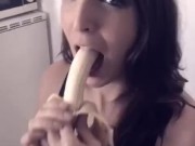 Deepthroating bananas - Screenshot 7 of 16 - Porno Español
