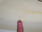 Ich spritze und pisse in die Badewanne Kameraperspektive