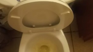 Big dick taking a piss