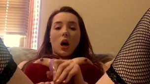 Milf teen plays with pussy using vibrator