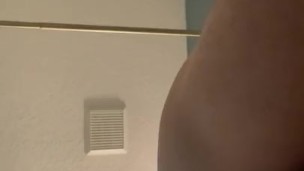 Hot dude sucks his own dick