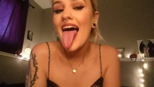 babygirl has a long tongue