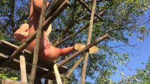 Claudia Macc-Public pee