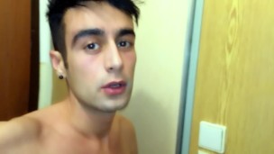 My sexy straight coworker gets cumshot on his locker at the locker room