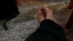 Profite du dessus de mes doux pieds