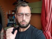 Milf viene scopata mentre sistema la spesa e poi si lecca tutta la sborra 13/16