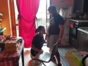 Milf viene scopata mentre sistema la spesa e poi si lecca tutta la sborra 5/16