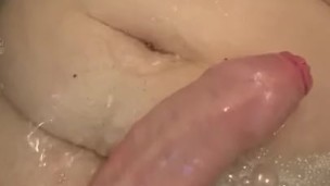 Straight guy wanking in the bath | StraightGuy1996