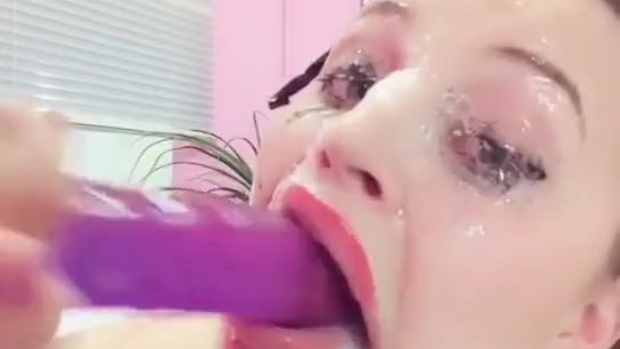 Sloppy deepthroat spit drool covered wrecked face throat bulge