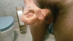 HORNY HANDJOB BEFORE SHOWER