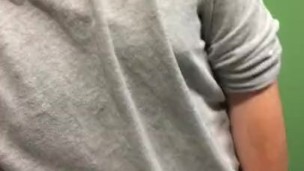 Hot guy has some quick fun on lunch break