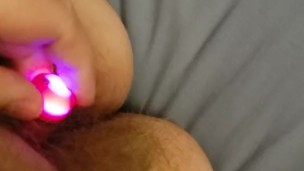 Fat Hairy Pussy Gets Clit Played With