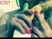 Carlycurvy sucking on everything and big boob play 11/16