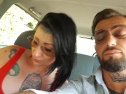Milf si fà scopare in autostrada 16/16