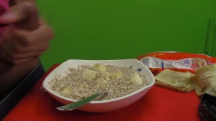 Preparing The Most Nutritious Breakfast For a Hot Sportsman